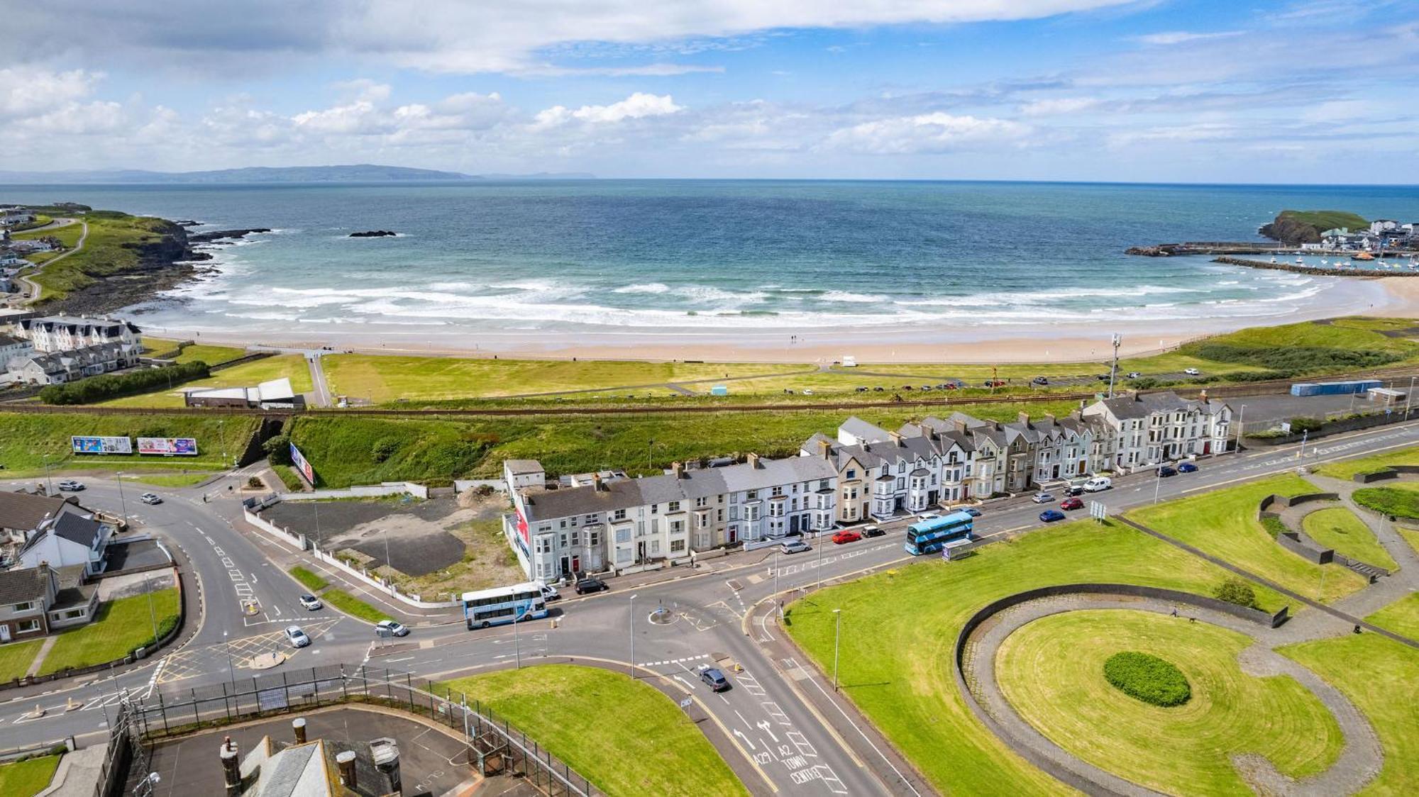 Апартаменты 1 Dunluce Park - Portrush By The Sea Экстерьер фото