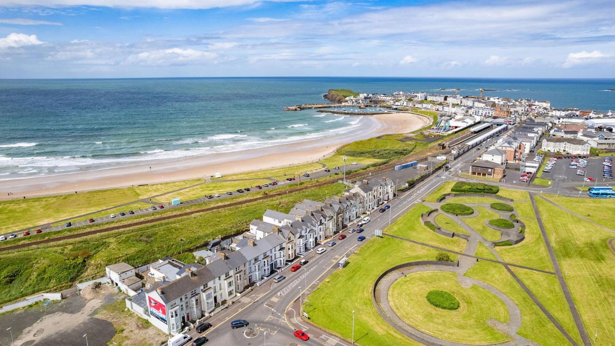 Апартаменты 1 Dunluce Park - Portrush By The Sea Экстерьер фото